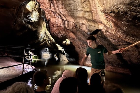 Führung durch die Tropfsteinhöhle von Remouchamps